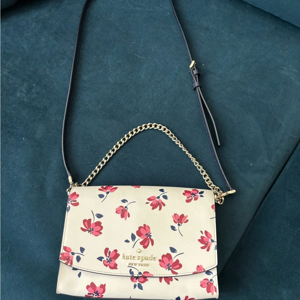 NWT Kate Spade New York crossbody with beautiful flowers - Picture 4 of 8